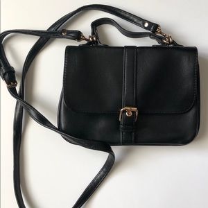Black shoulder bag